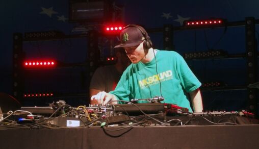 DJ