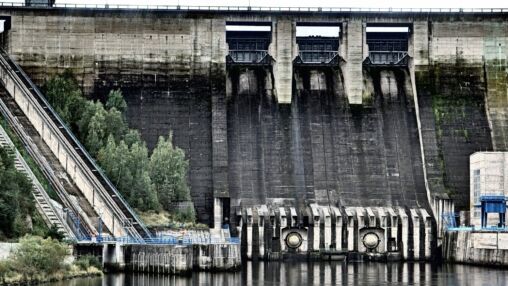 Huge Dam
