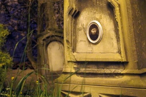 Old Grave Detail
