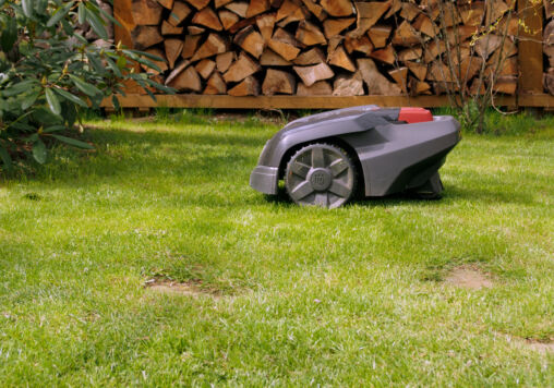 Robotic lawn mower